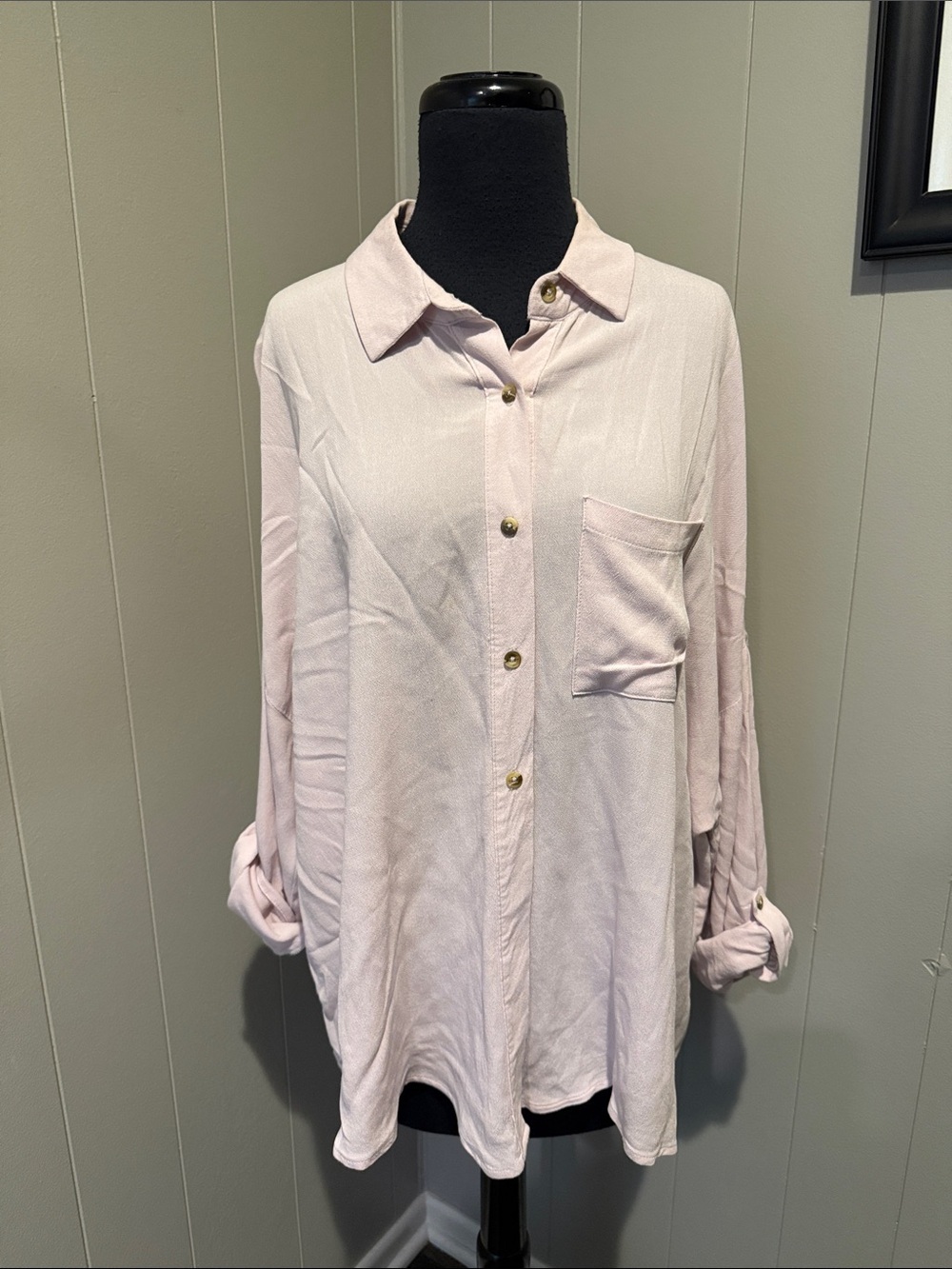 Gilli Women’s Medium Pale Blush Button-Down Shirt with Chest Pocket